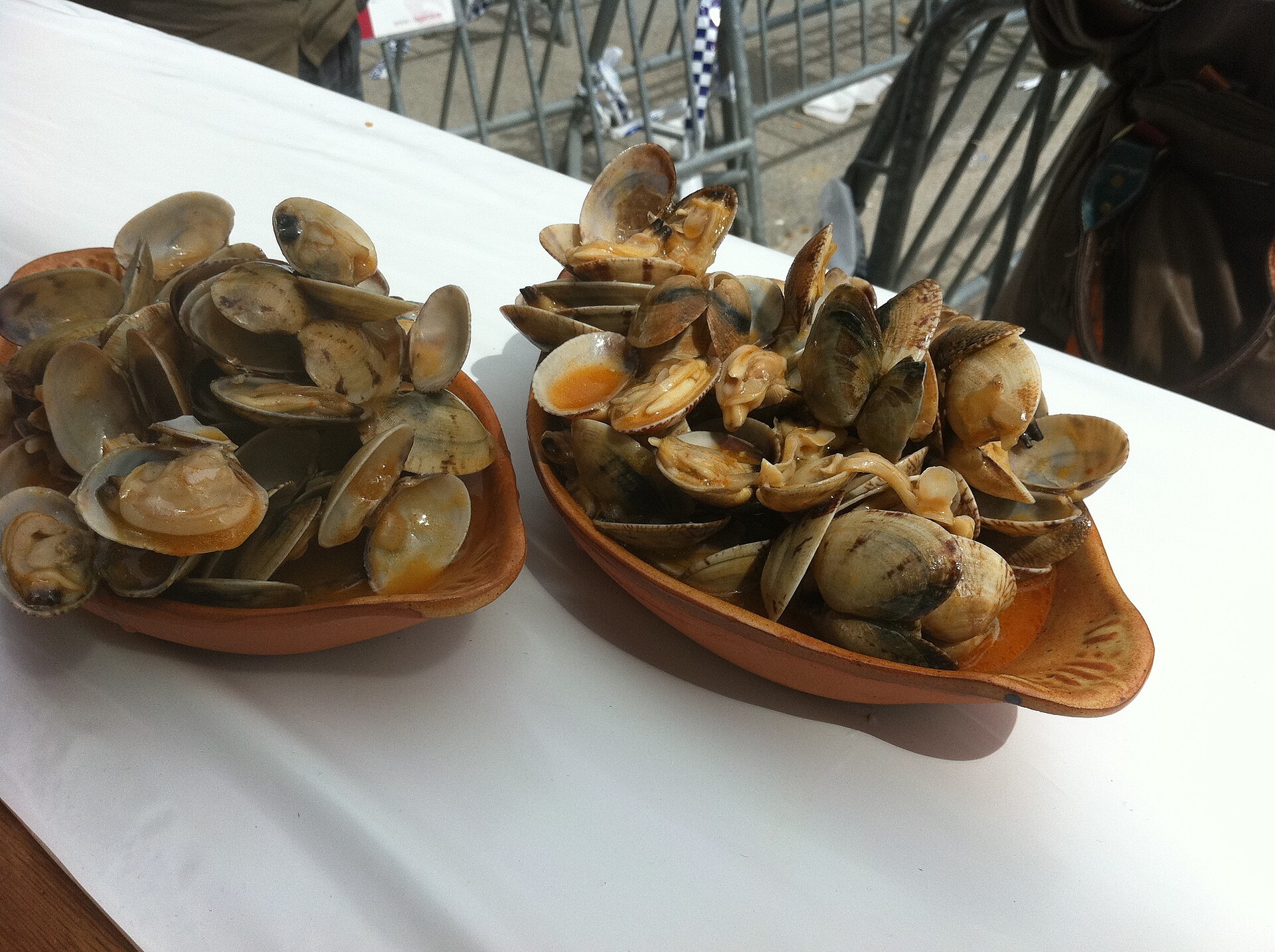 Carril clams a la marinera, the classic recipe