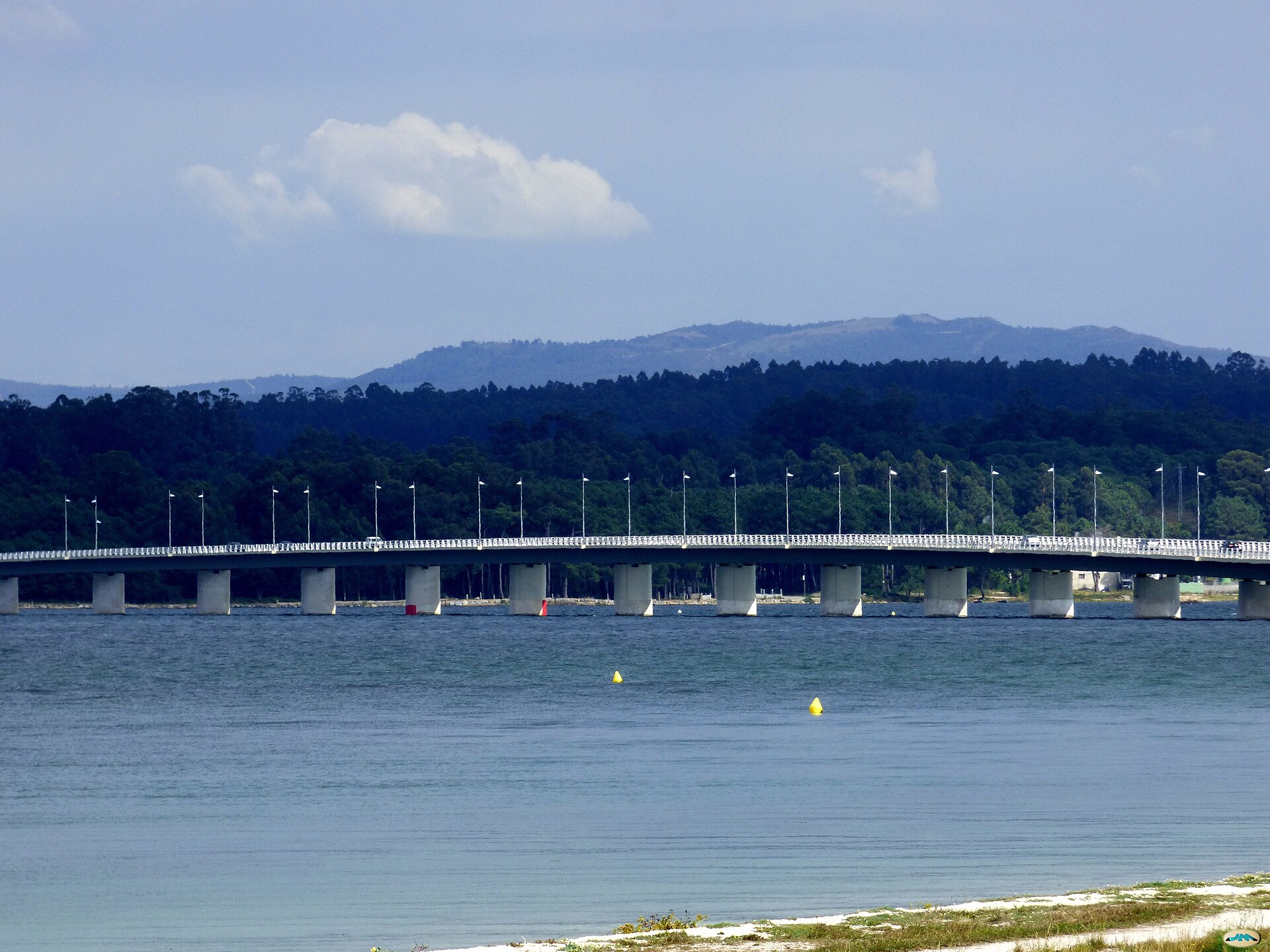 Puente de la Illa de Arousa sobre la Ría de Arousa