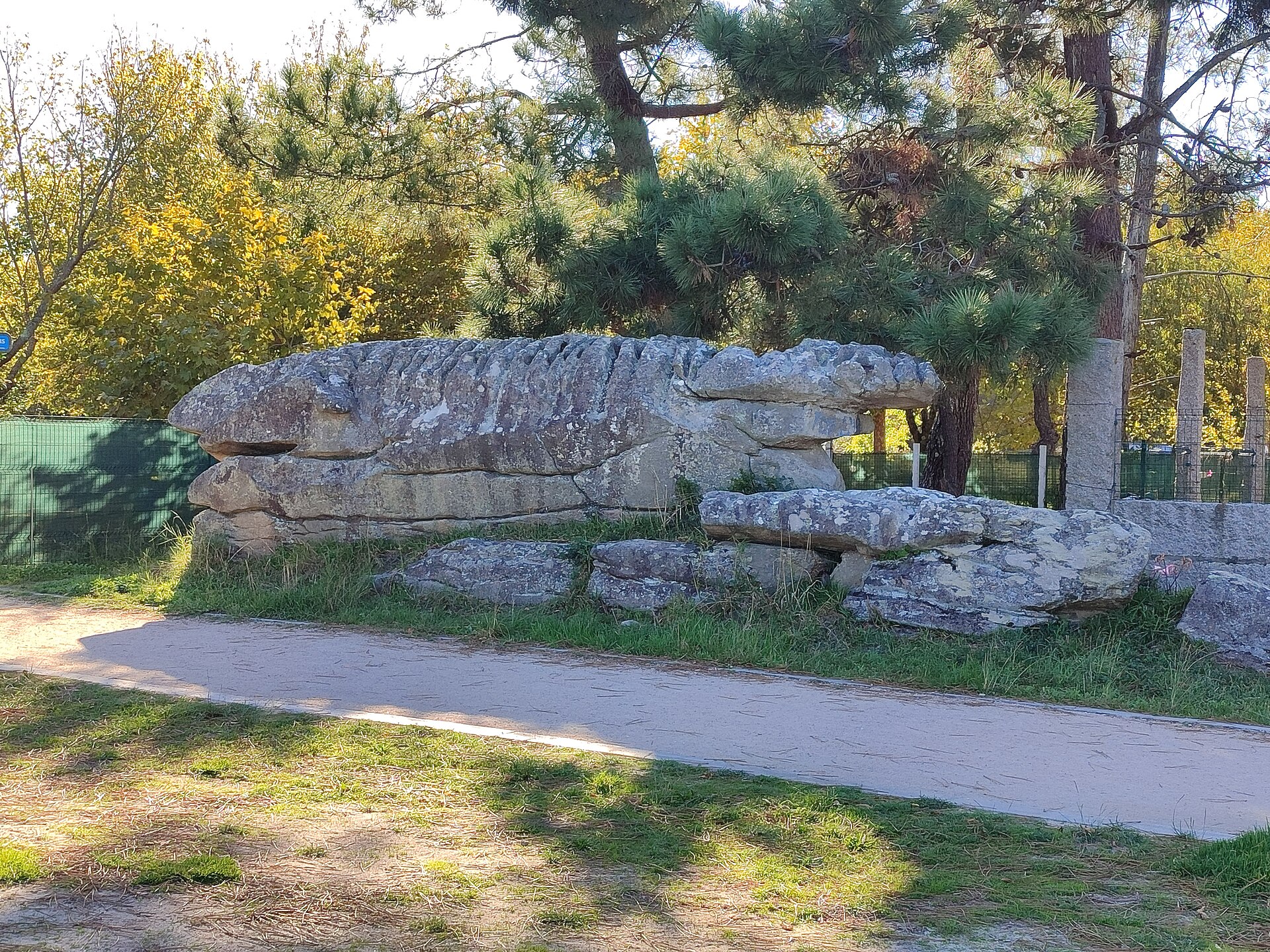 Con do Cocodrilo, a crocodile-shaped granite rock on Illa de Arousa
